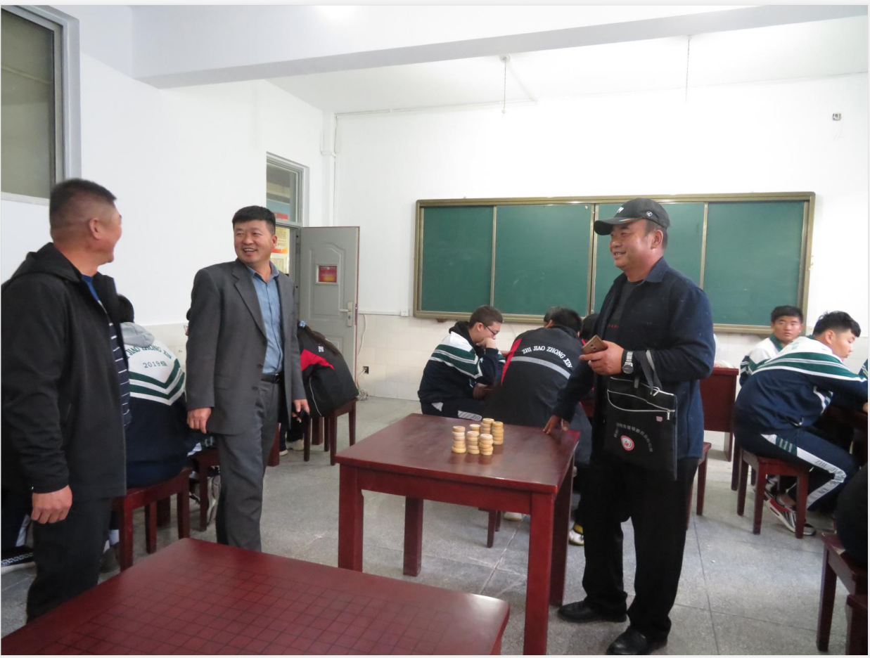罗劲忠老师观摩棋社.png