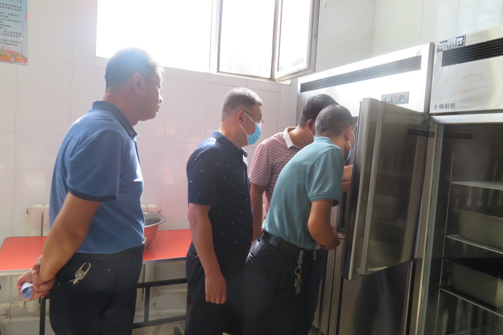 3.检查食堂.JPG