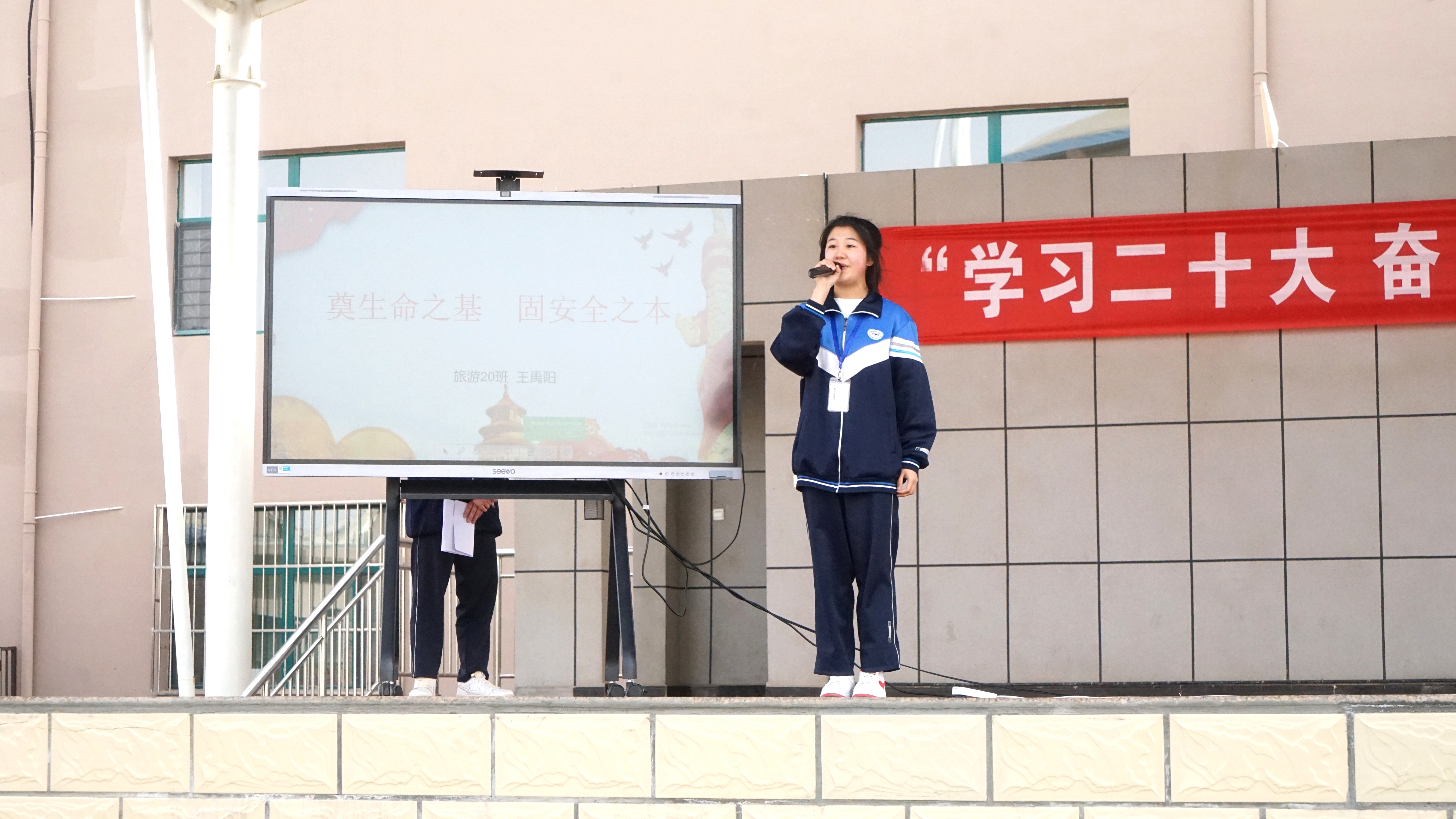 安全演讲剪影  (1).JPG