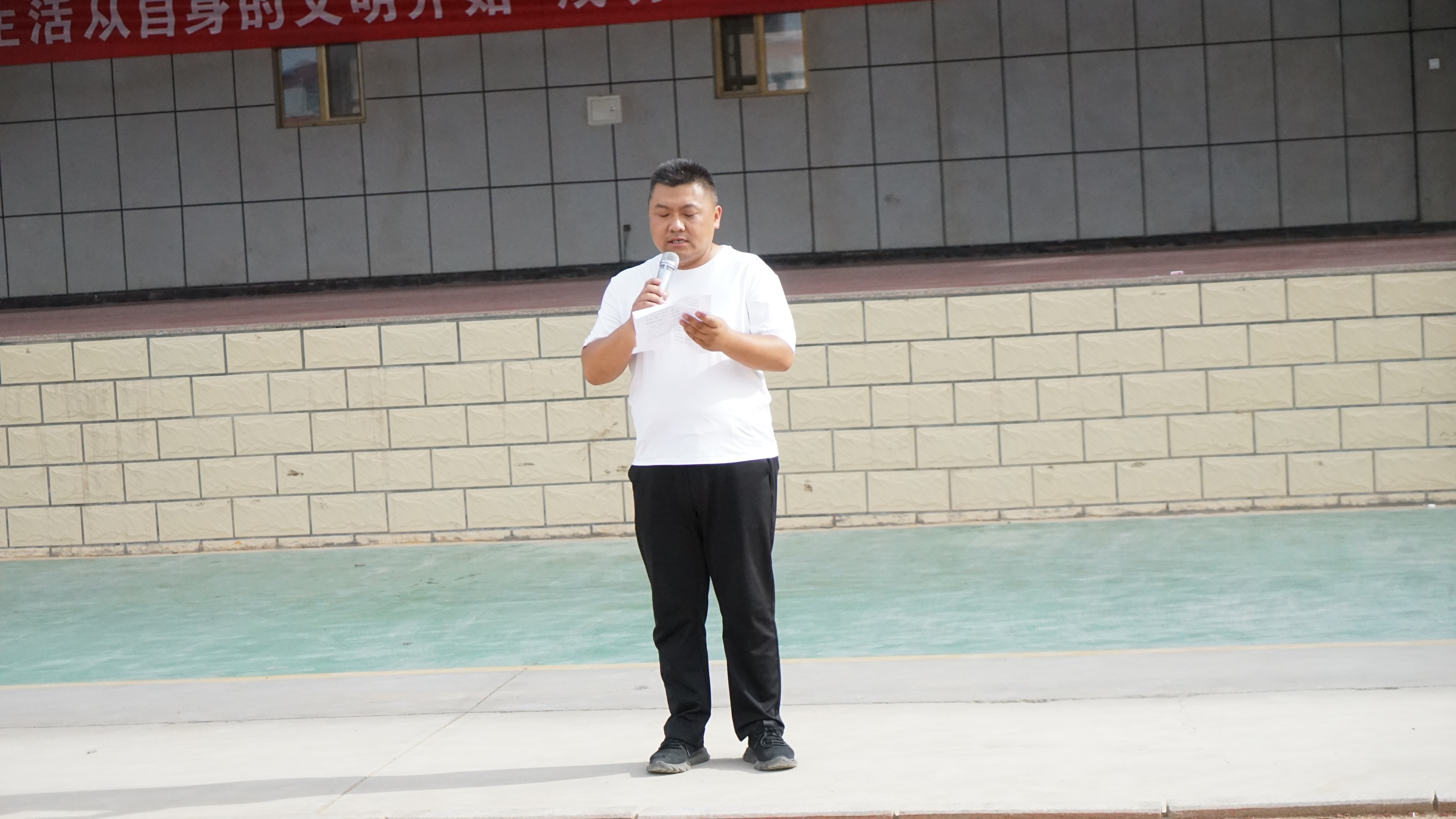 应急疏散演练活动剪影 (12).JPG