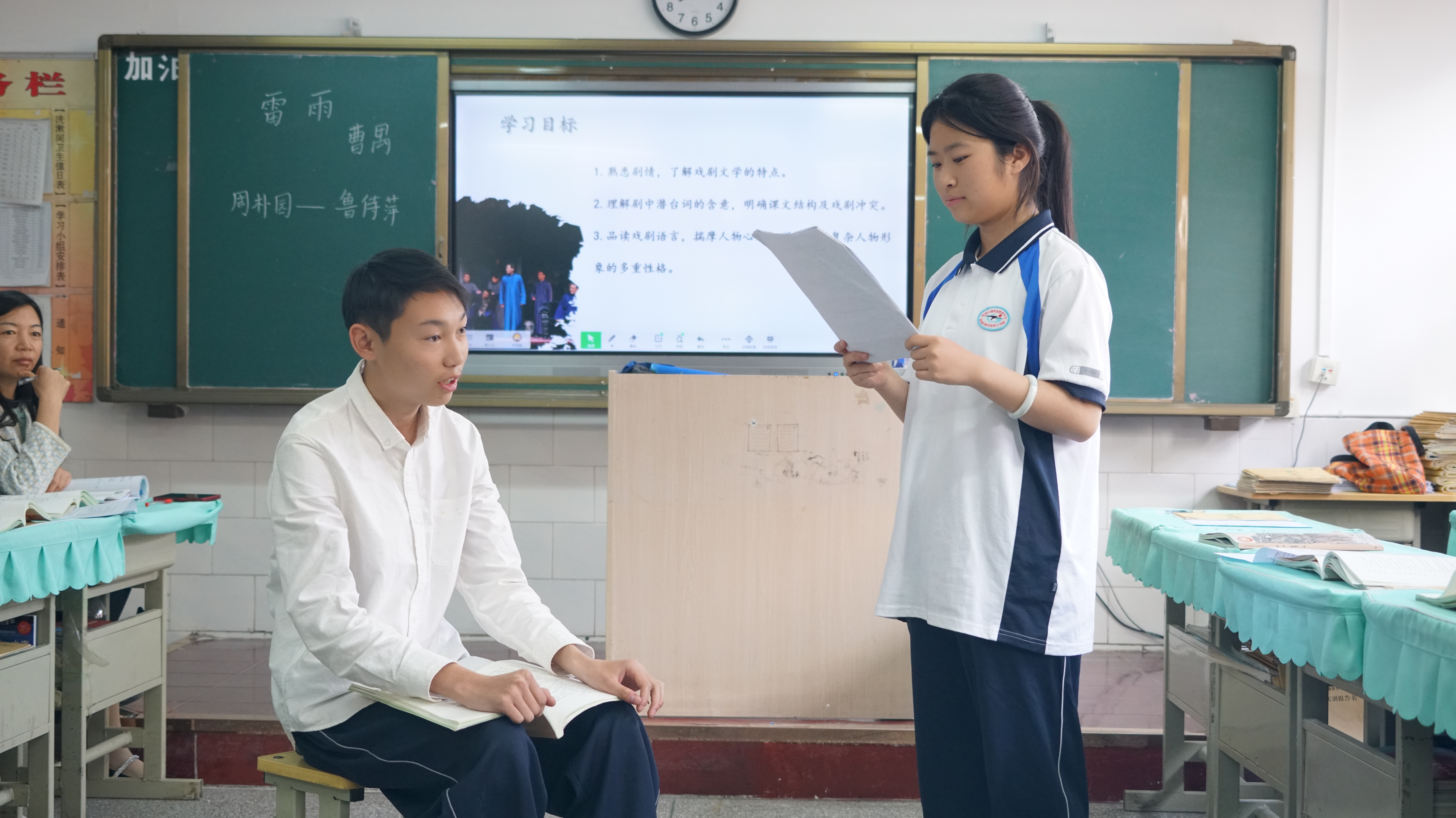 学生表演.JPG