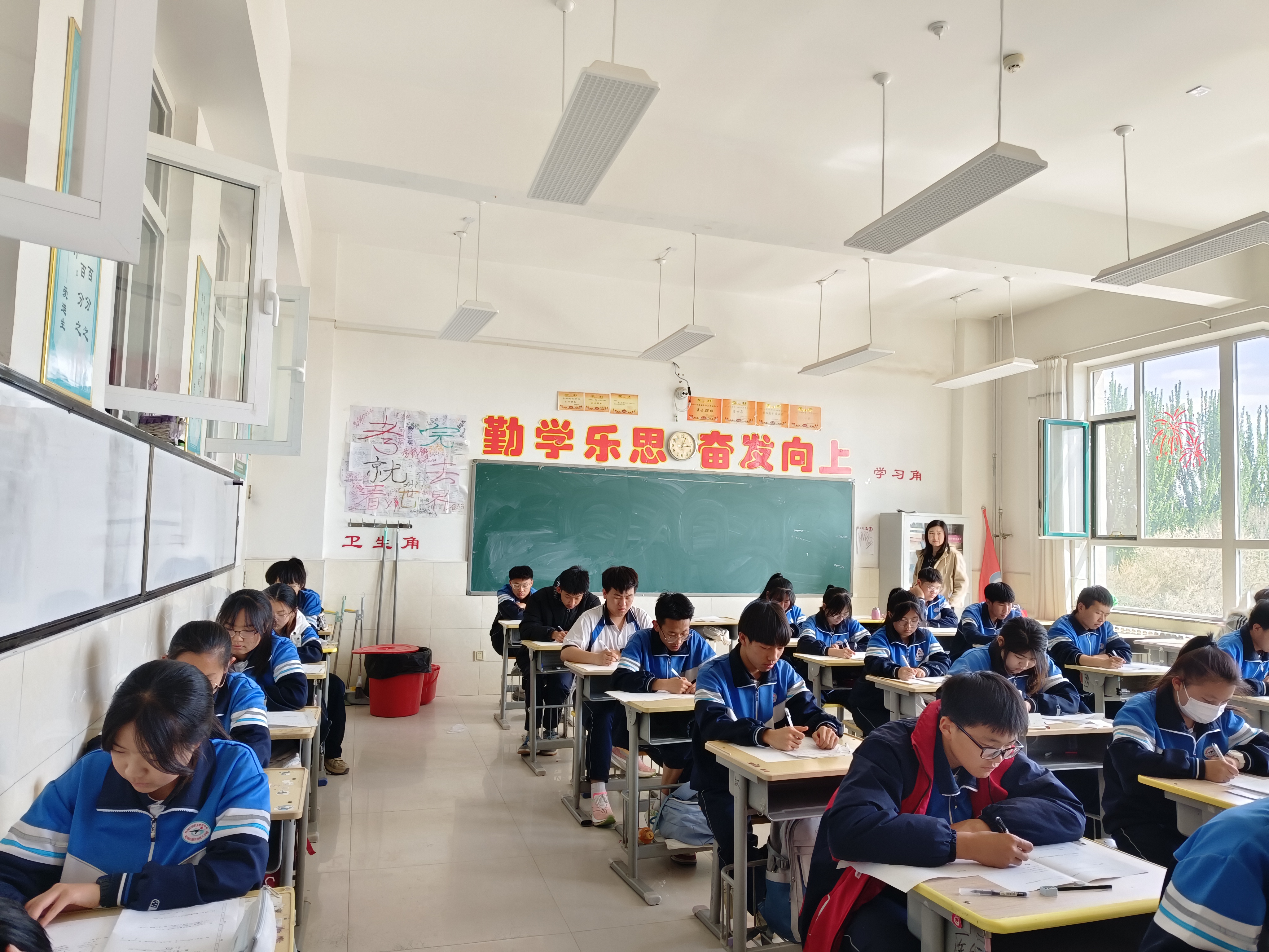 4月29考试现场 (3).jpg