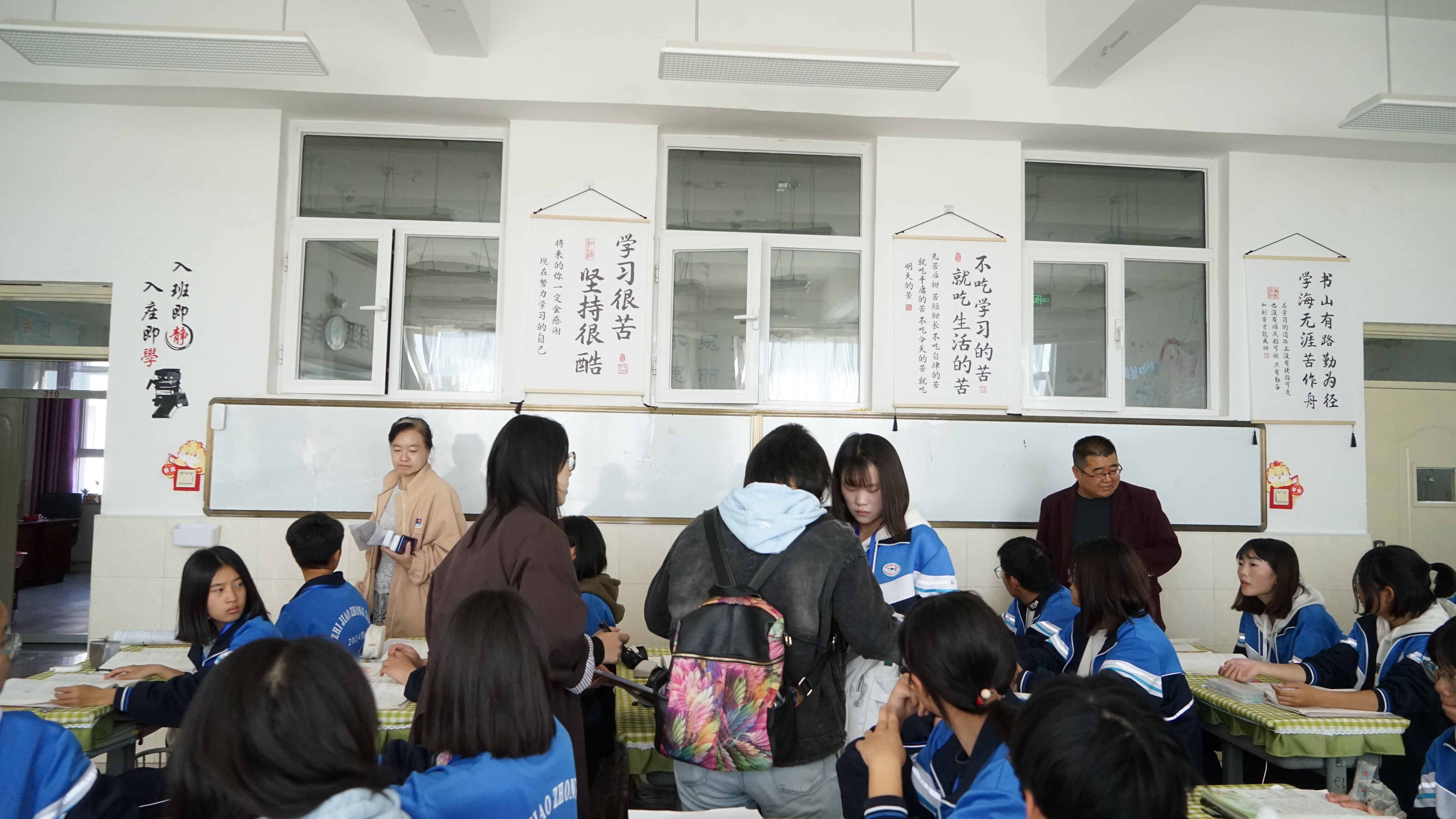 教室布置评比活动剪影 (28).JPG