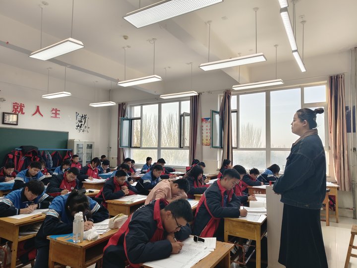 11月7、8号考试现场 (2).jpg