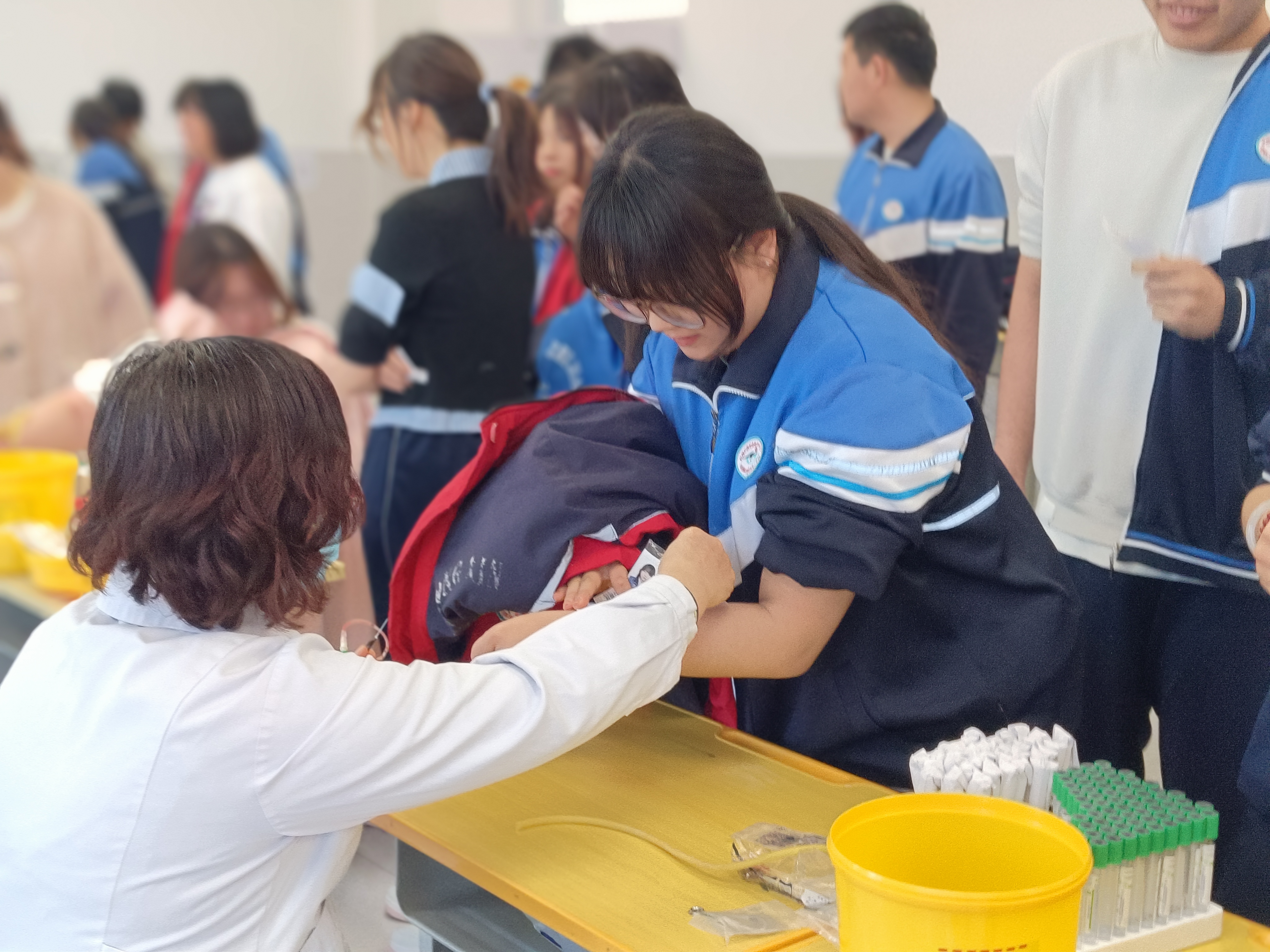 高考体检现场 (4).jpg