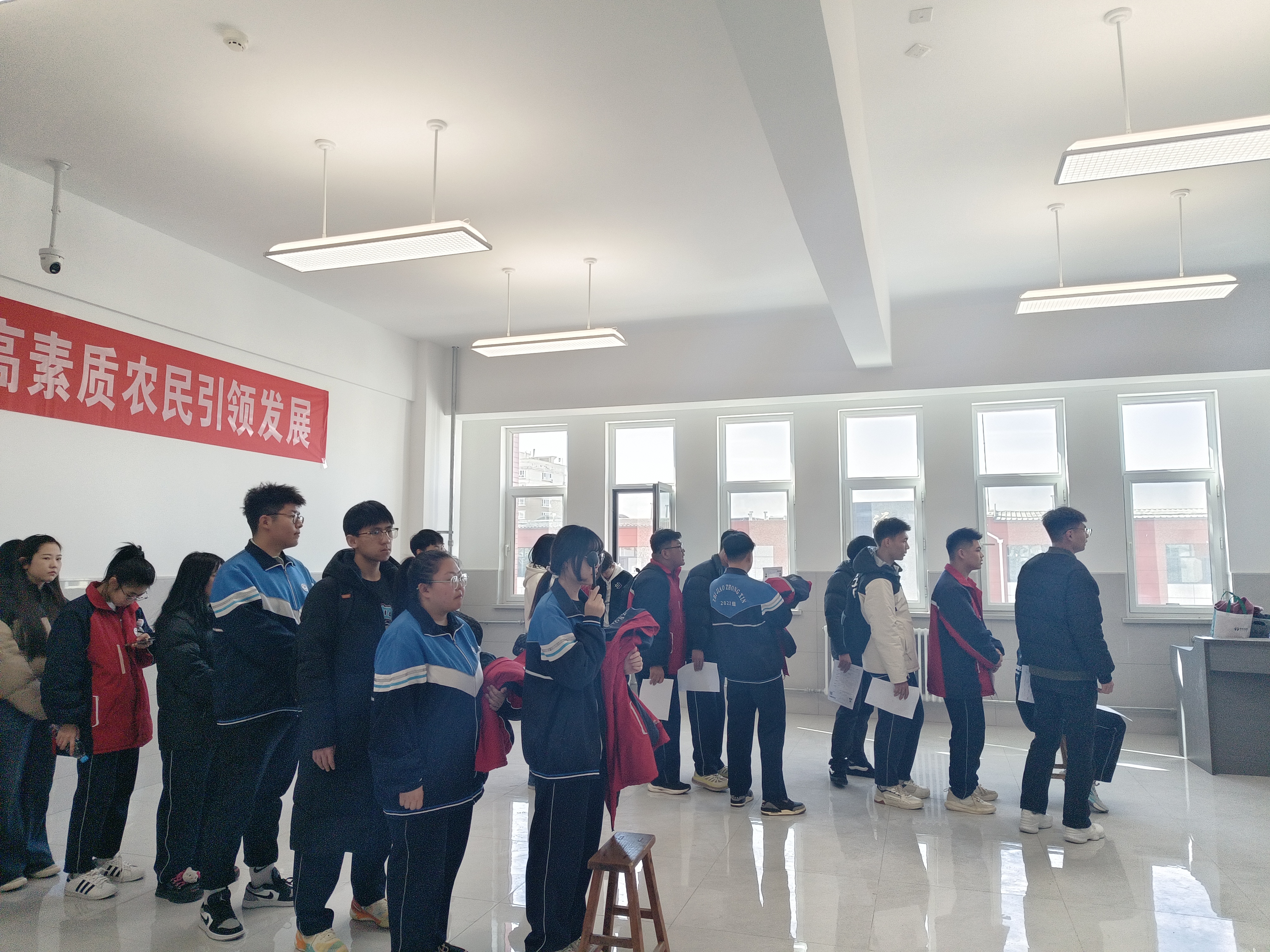 高考体检现场 (7).jpg