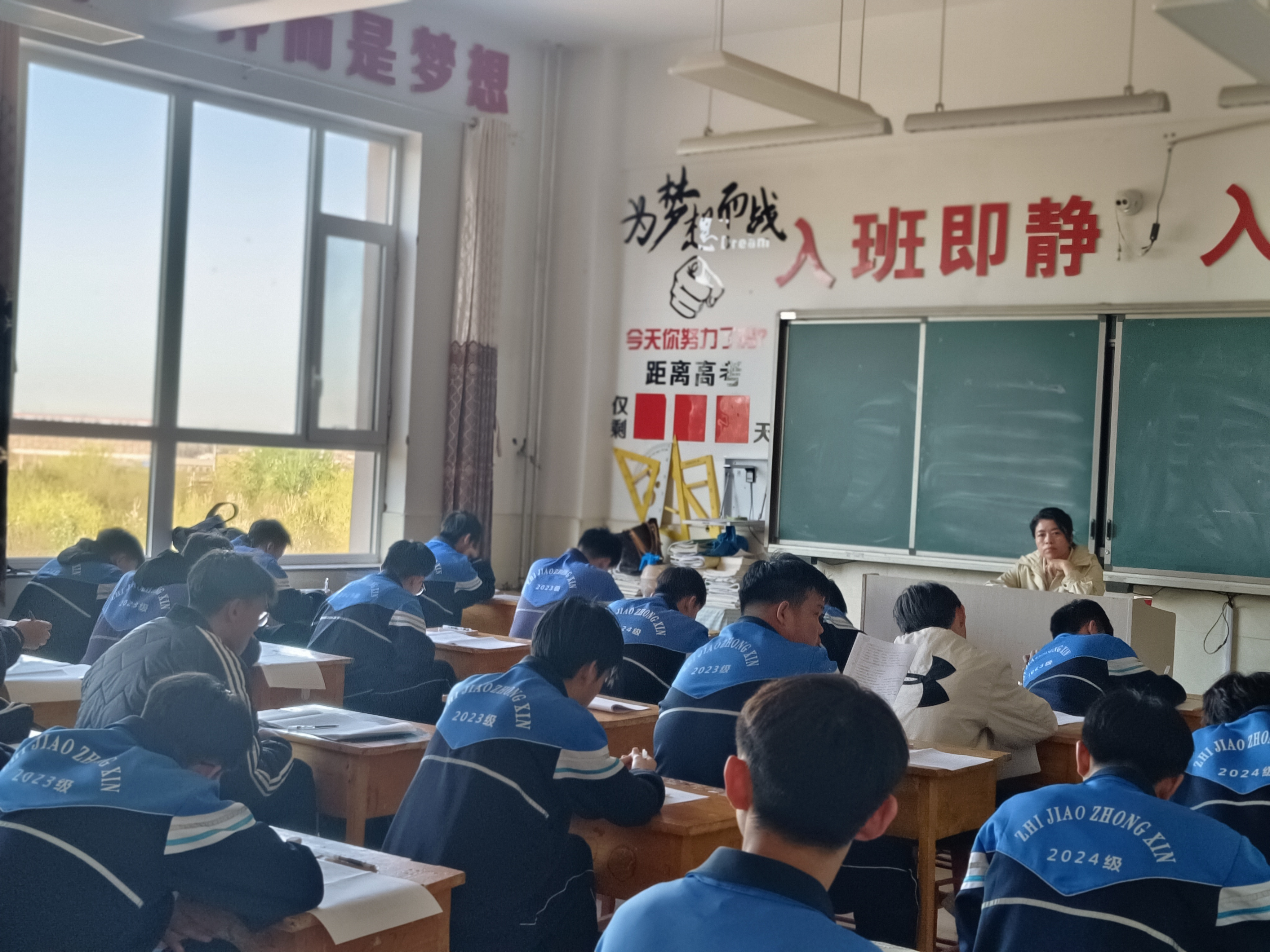 4月28日、4月29日考试现场 (2).jpg